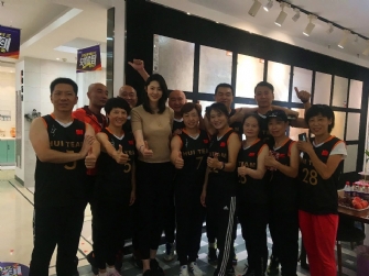 剛零封美國(guó)就點(diǎn)贊焦作美陶？！中國(guó)女排好樣兒！